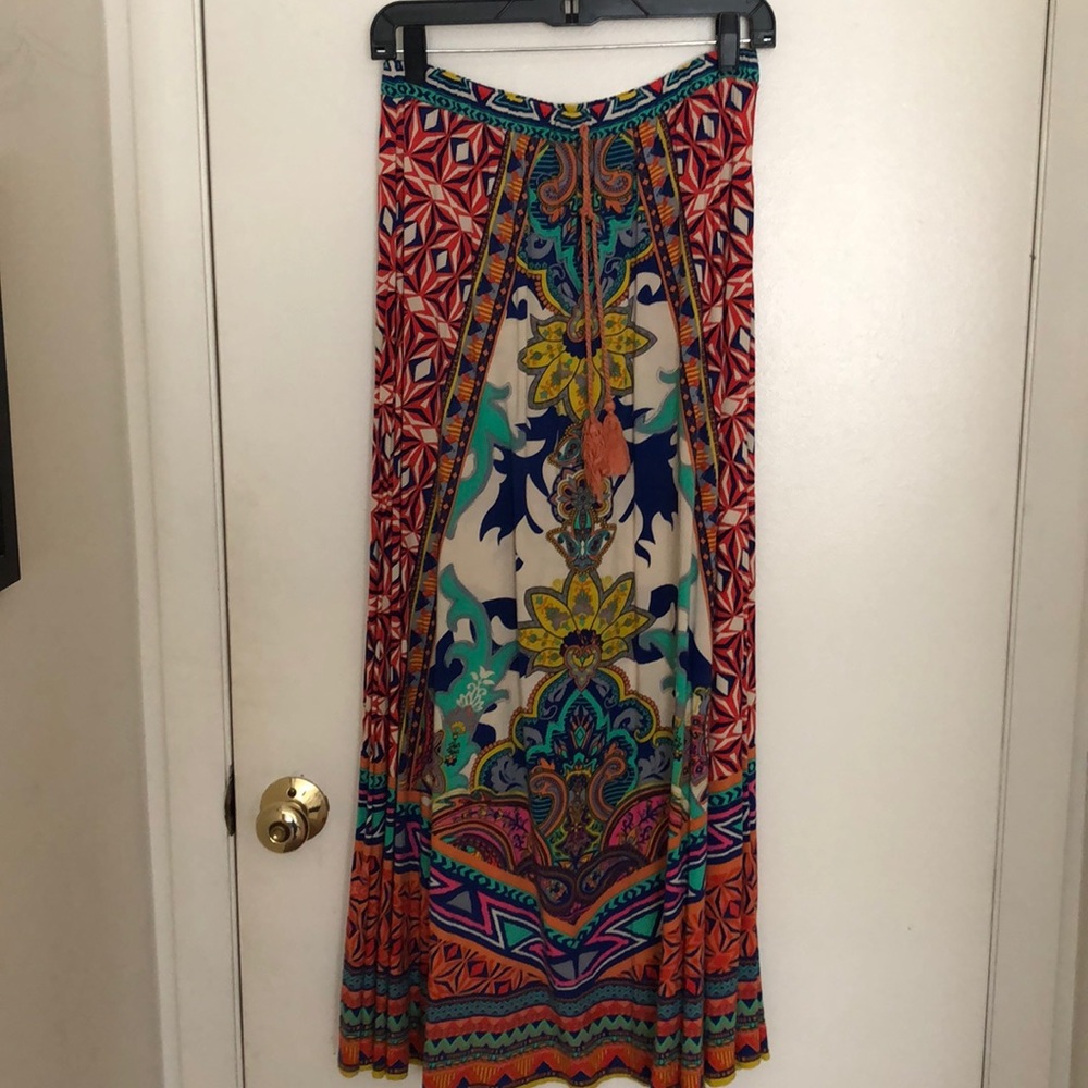 Maxi skirt with tie detail